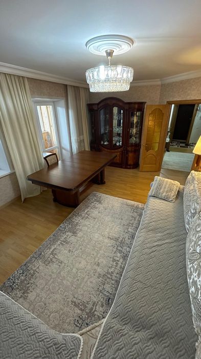 Продам стол Белоруская мебель Дуб 300 тыс