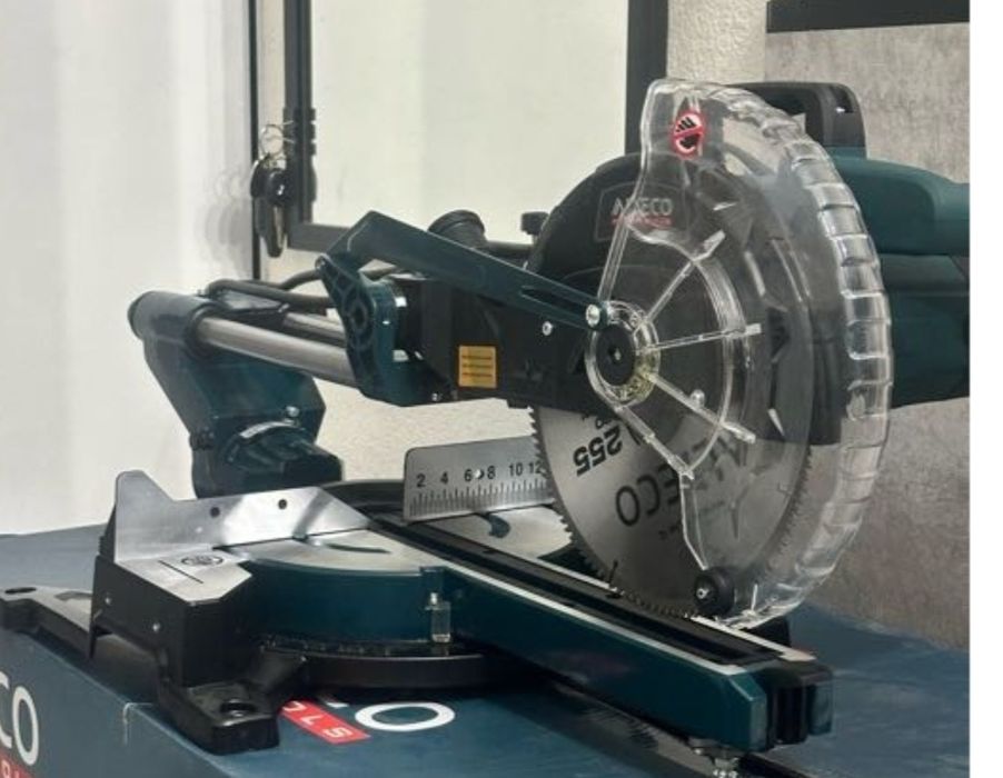 продам торцовочную пилу с протяжкой