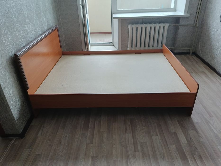 Продам б/у кровать