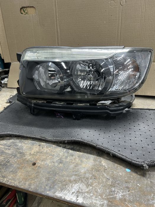 Фары Subaru Forester SG5