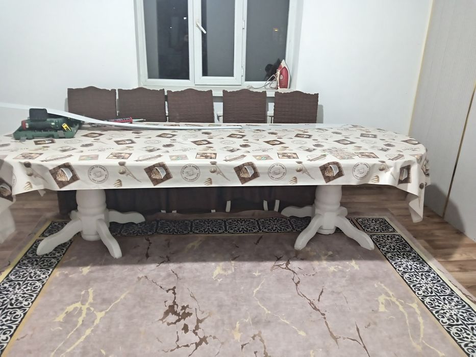 Продам стол со стульями цена 80тыс со стульями