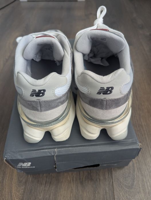 New Balance 9060 mărime 43