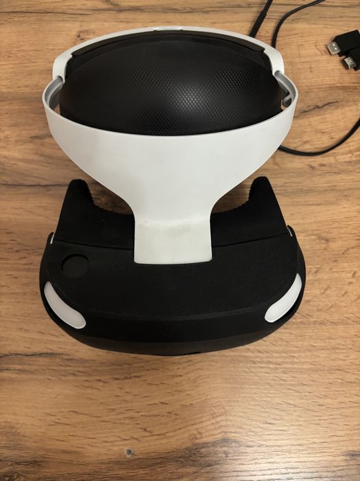 Прошитая PS4 Fat (1 ТБ) + PlayStation VR + 2 геймпада