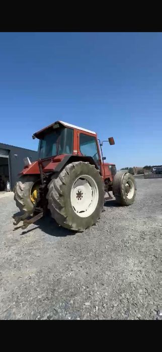 Vând tractor Fiat f100