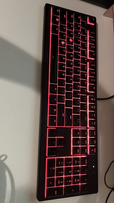 Продавам компютър