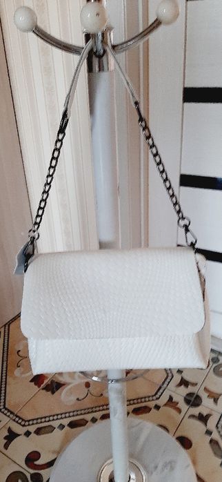 Сумки  разные  кожаные