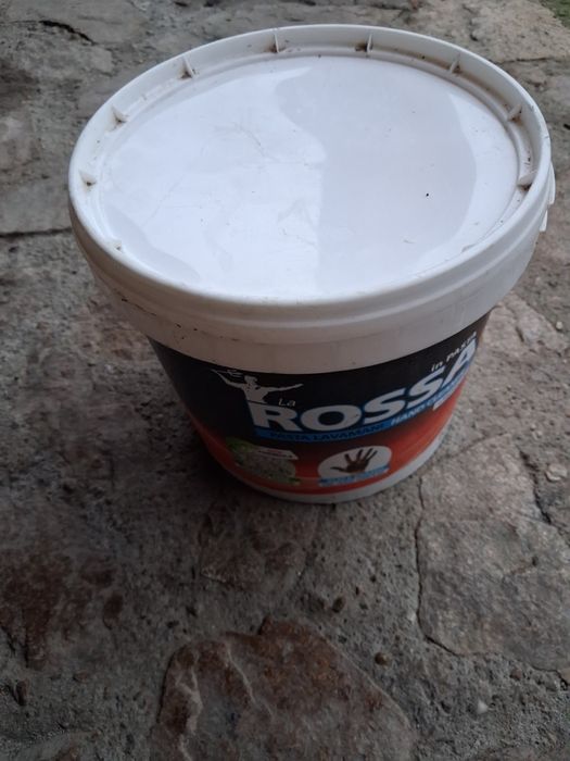 Pasta de spalat maini rossa