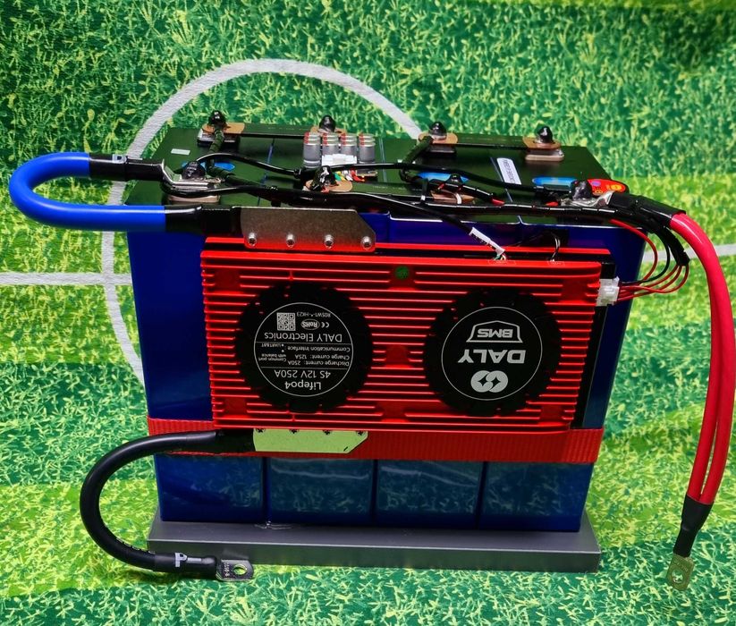 Промо ГОТОВ 12v 320ач lifepo4 Акумулатор  250A BMS Bluetoth Wifi тягов