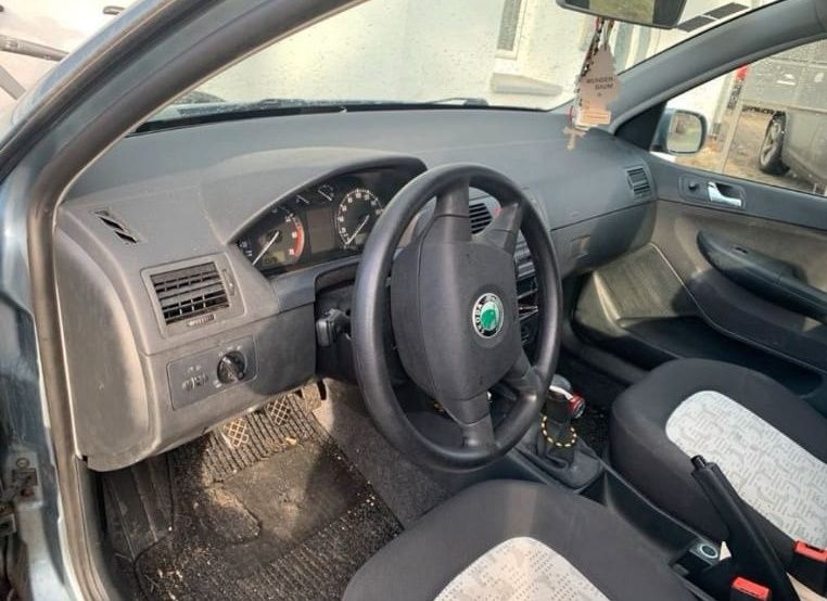 Usa portiera fata spate haion bara Skoda fabia 2003 1.2 AZQ