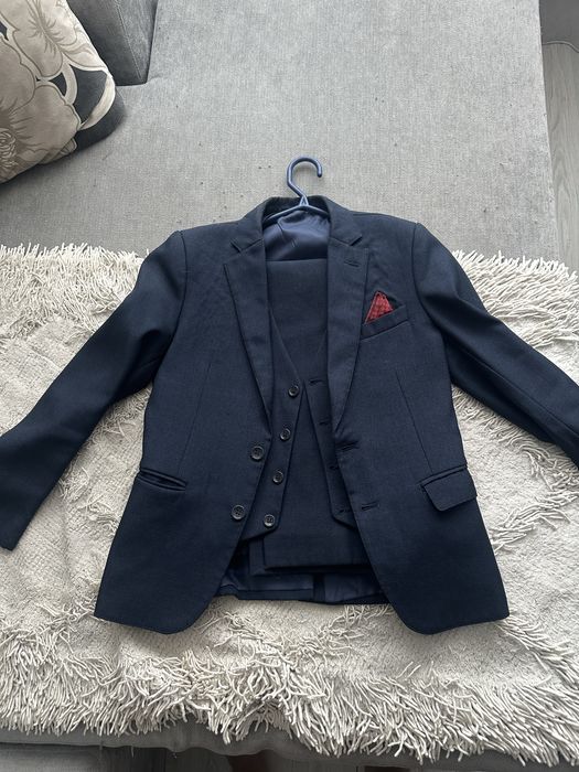 Продам костюм на мальчика