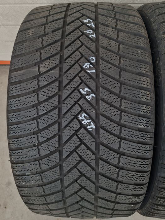 Зимни гуми 2 броя BRIDGESTONE Blizzak LM005 275 35 R19 дот 2623