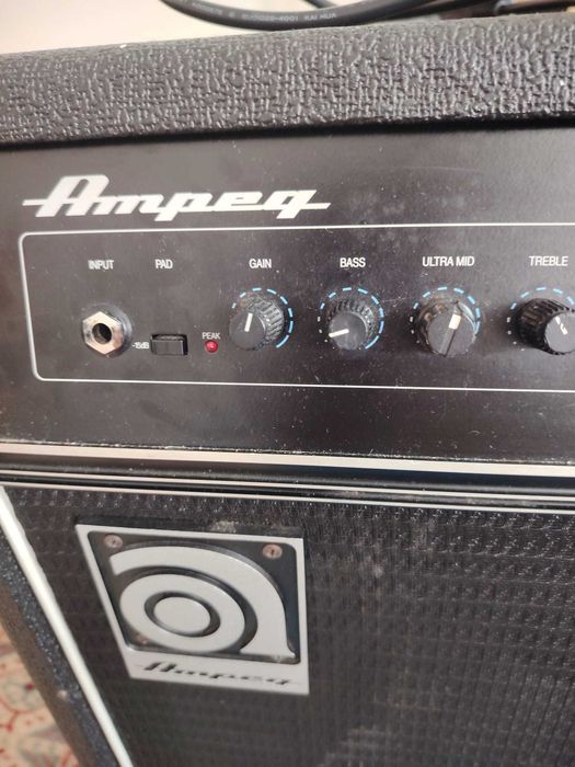 Amplificator ampeg bass