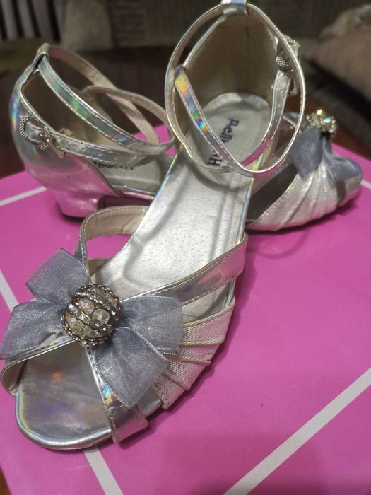 Босоножки на девочку 35 размер