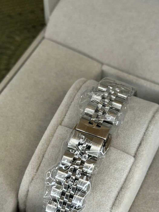 Vivienne Westwood Camberwell Ceas 28 MM In Purple Stainless Steel