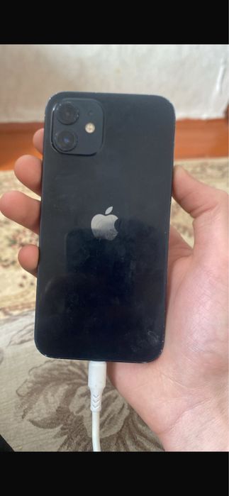 Продам срочно айфон 12