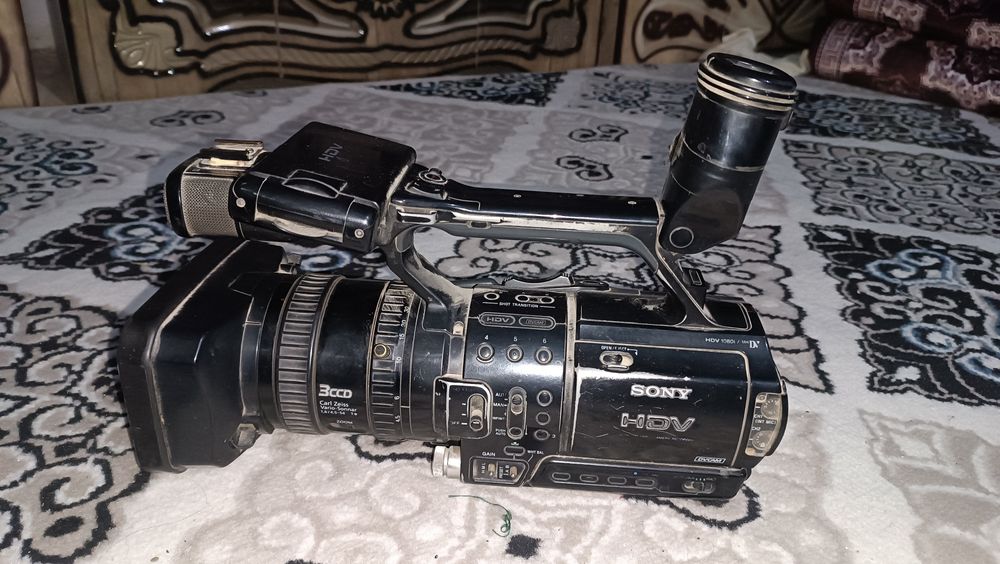 Sony z1. Nosoz zapchastga