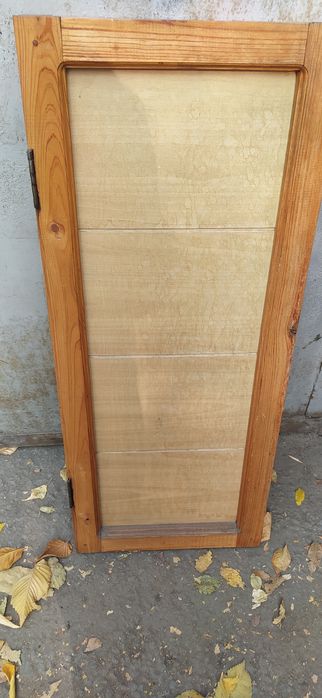 Дверцы деревянные от шкафа .