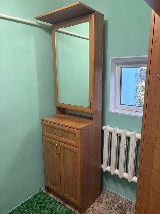 Продаетя прихожая мебель
