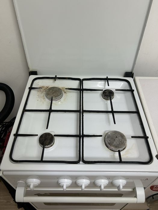 Продам газовую плиту