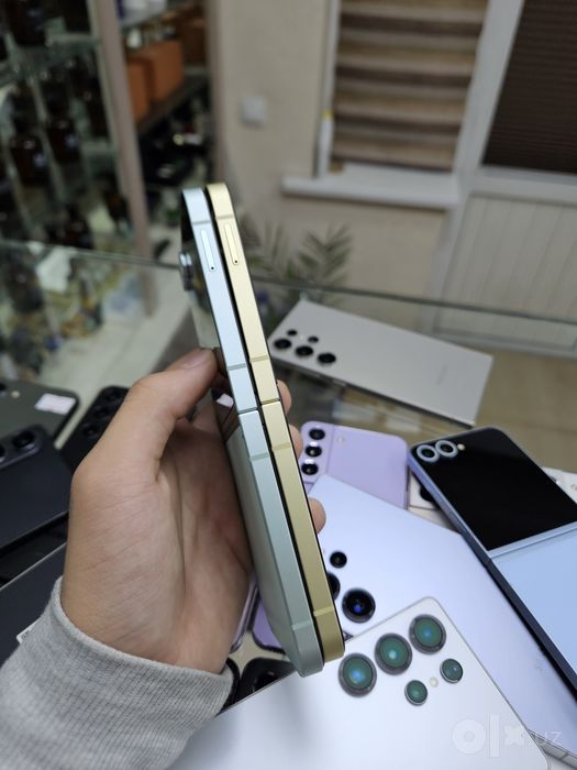 Samsung Z flip6 5