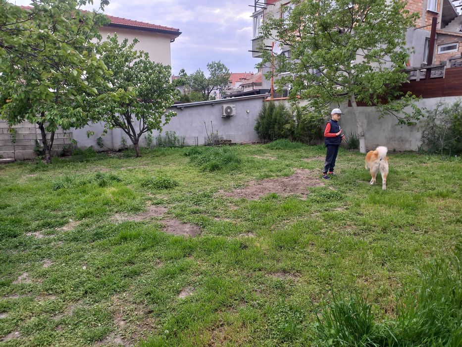 Продавам КЪЩА гр. Аксаково Варна Два Етажа 145кв.м. 615кв Двор ЦЕНТЪР!