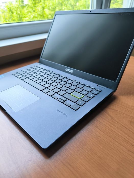 Notebook Asus E410M