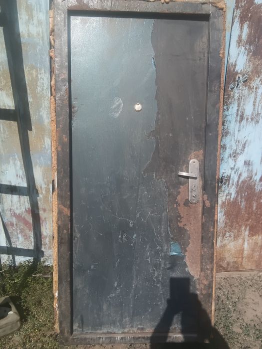 Двери без гарантии.