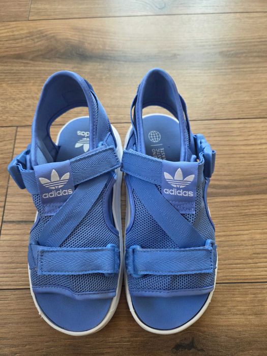 Сандали Adidas за момче 34 номер