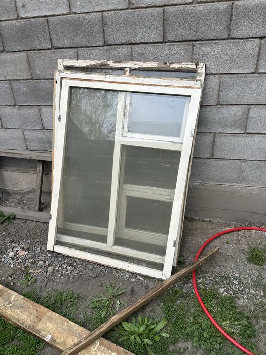 Деревянные окна.