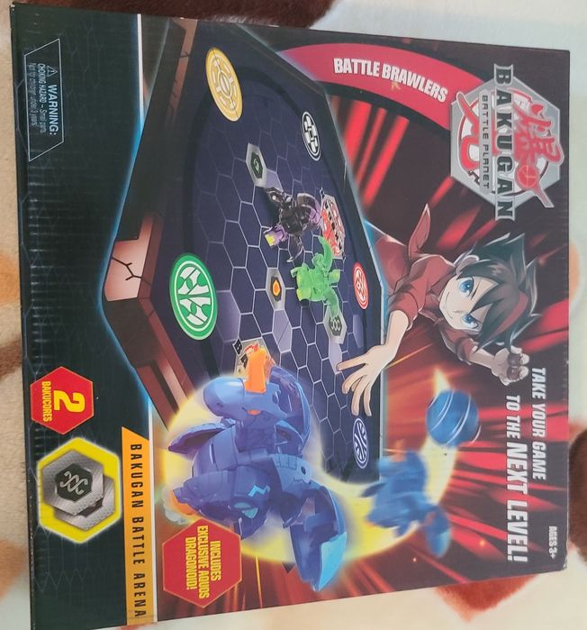 Bakugani diferite marimi și arena Bakugan
