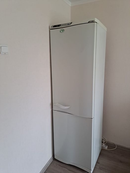 Продам холодильник Атлант