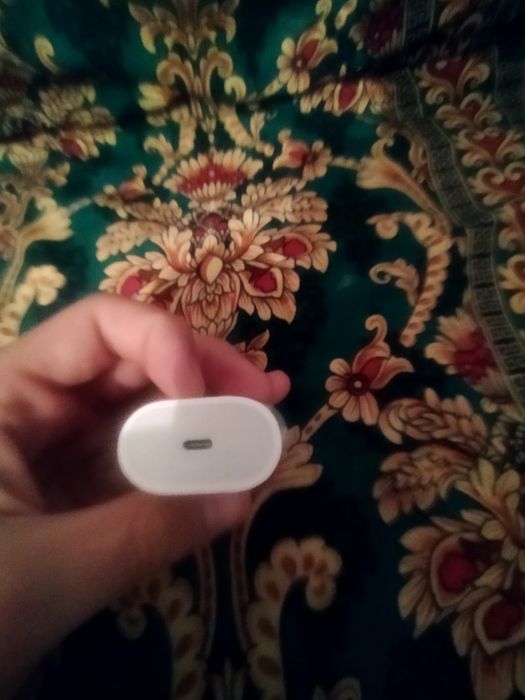 Осы айфон оригинал адаптер сатылады бағасы болса 4000 тг даставка бар