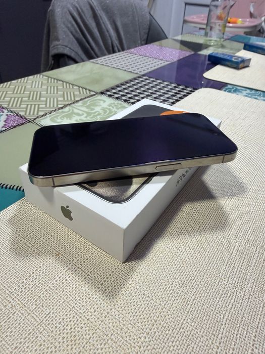 Iphone 15 pro Natural Titanium garantie Aprilie 2026