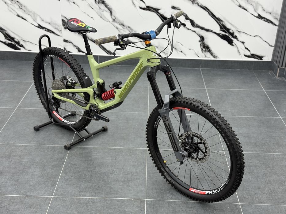 Nukeproof Giga C 290 Carbon L размер 27.5 цола 1х12 Shimano Deore