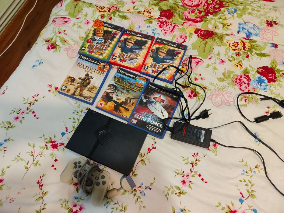 Vând PS 2 MODAT stare foarte buna 6 jocuri preț 250