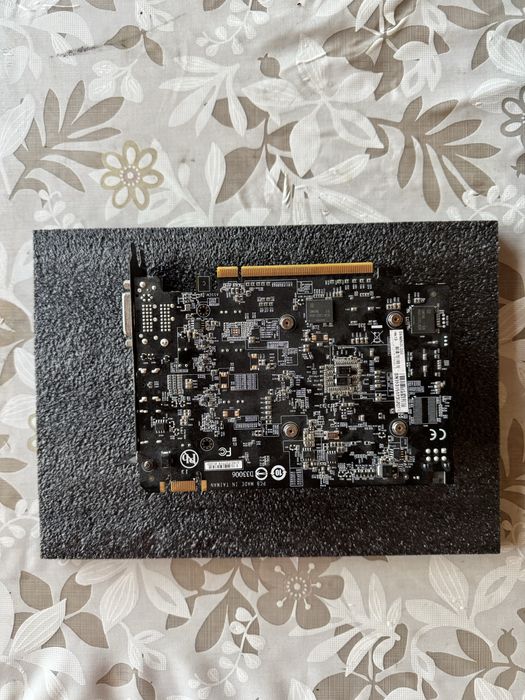 Видеокарта GIGABYTE GTX 950