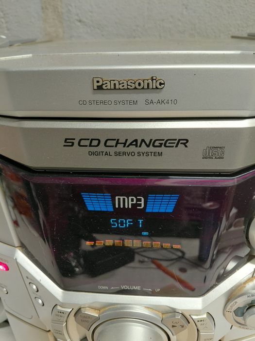 Продава се стерео система Panasonic уредбата работи абсолютно всичко включително и касетките дискове и в много добро състояние за годините
