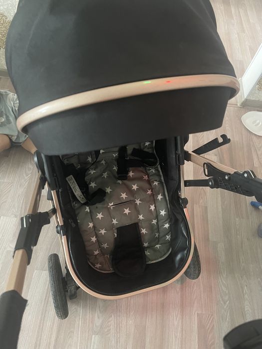 Коляска 2в1 почти новая