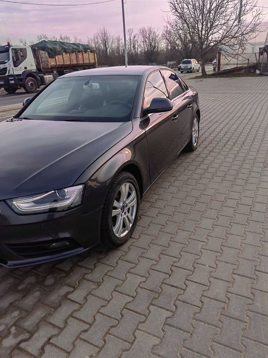 Vand Audi A4 B8 2008, facelift  2012 , 5300 euro cu tva / deductibil