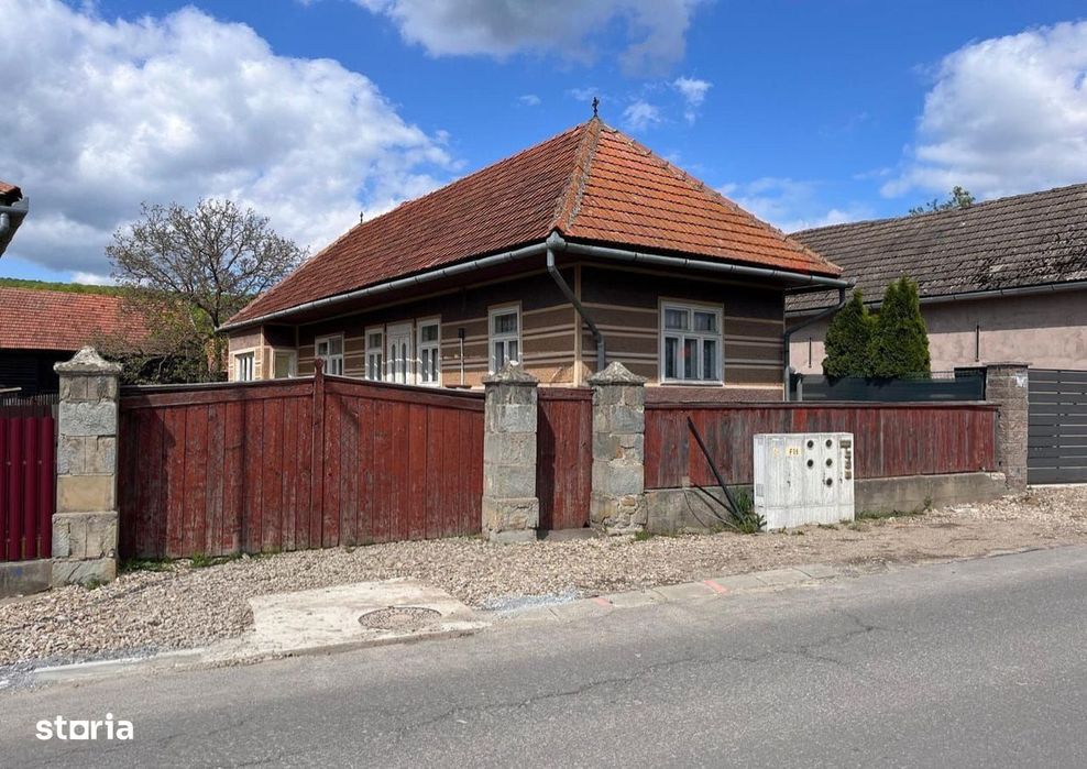 Vând casa în orașul Covasna / Voinesti str. Mihai Eminescu nr. 101