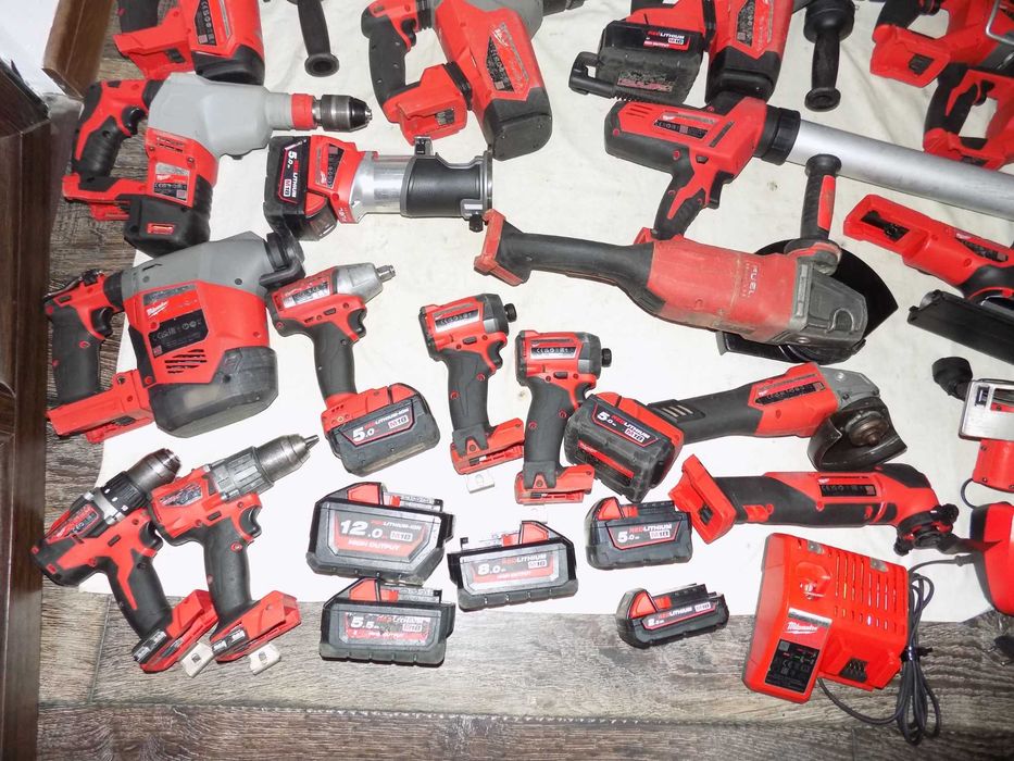 Fierastrau cu banda 12 Milwaukee , scule 18V  M 18 FPS55 , M 18 FOPH 2 , C 18 PCG