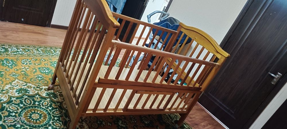 Продам детскую кроватку