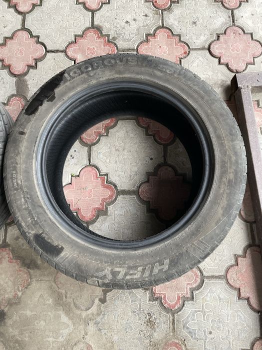 Продам 2 шины летняя