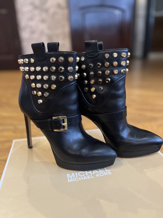 Женская обувь