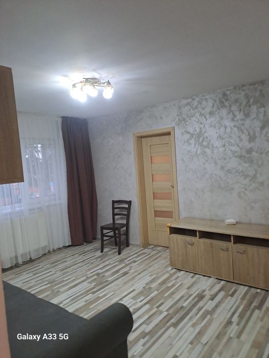 Inchiriez apartament 2 camere ,strada Republicii.