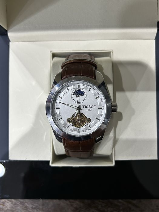Часы TISSOT, механические
