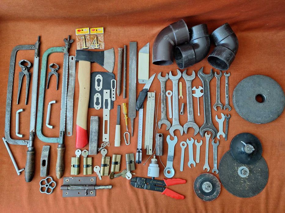 Scule diferite pentru constructii, lot de 30 bc