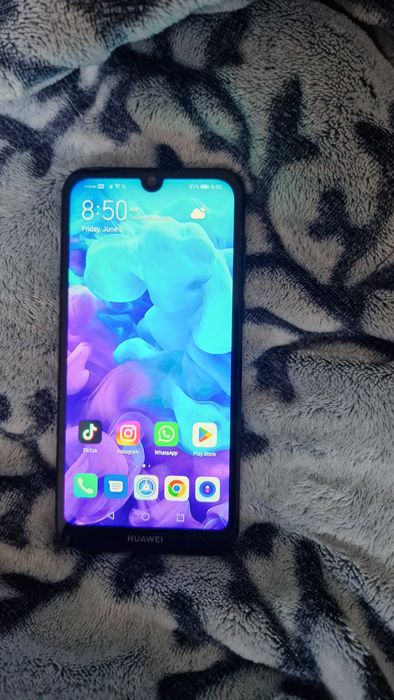 Vand Telefon Huawei Y5 2019 mare 4G/LTE !! Liber Retea !! la 150lei