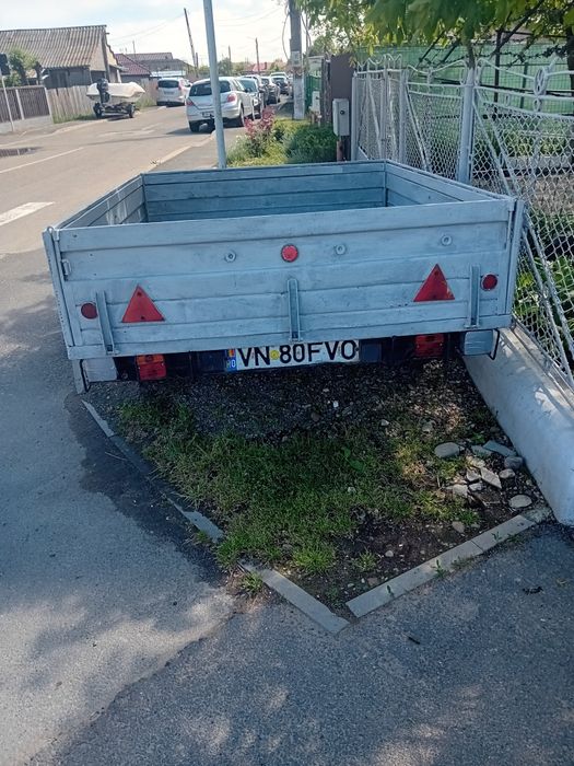 Vand remorca auto nova