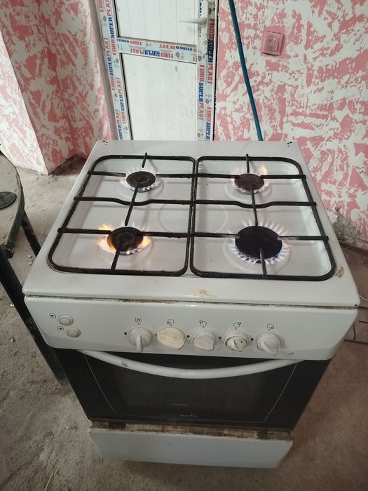 Газовая плита в отличном сост
